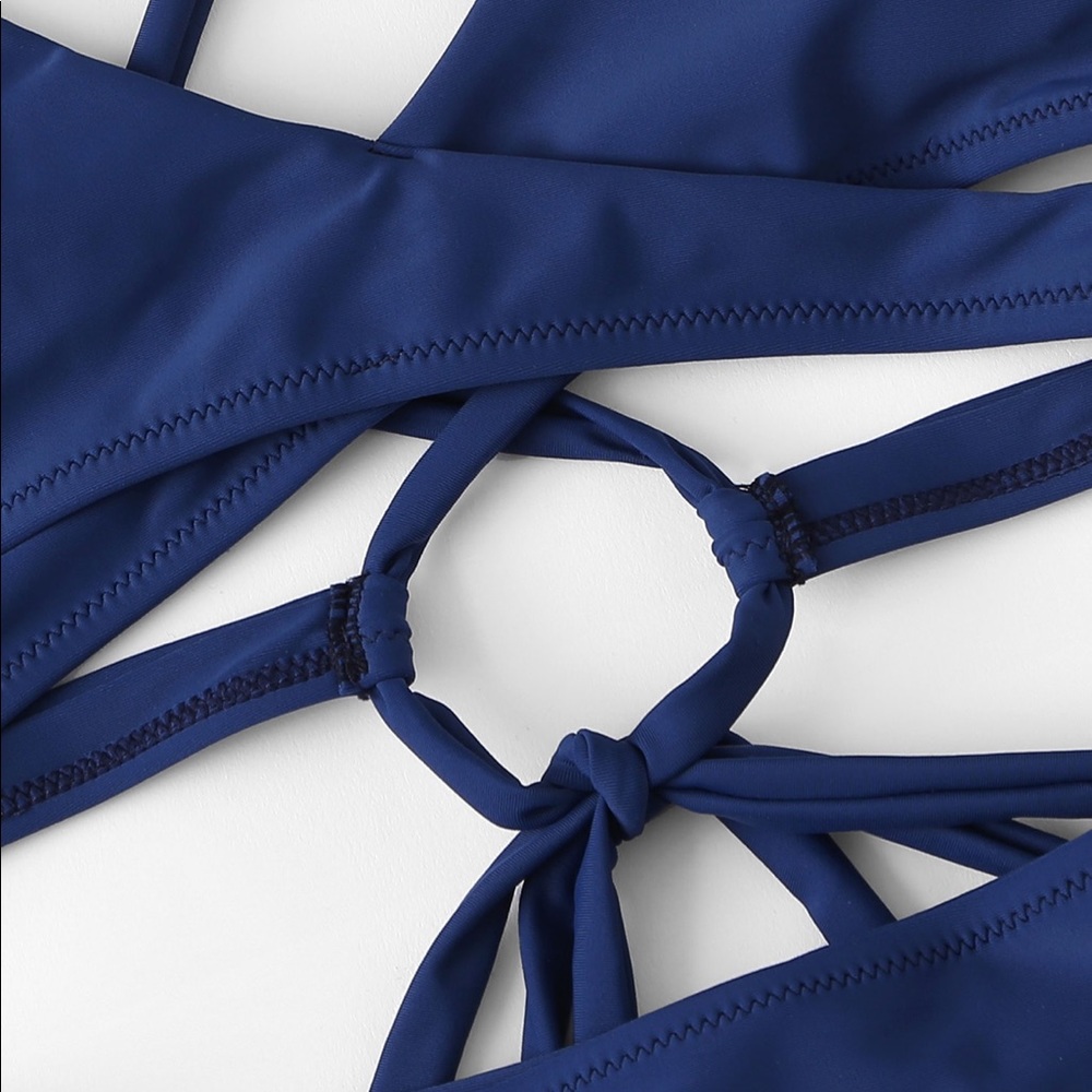 🔥 FINAL SALE‼️1️⃣ L left— blue tie around bikini - Picture 4 of 8
